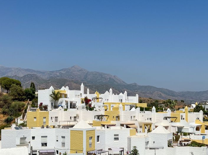 Image No.20-3 Bed Townhouse for sale