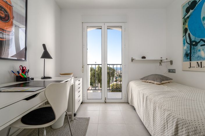 Image No.21-3 Bed Semi-Detached for sale