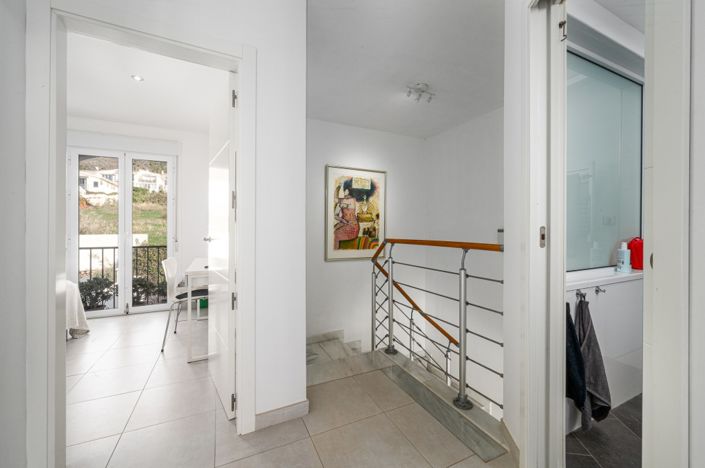 Image No.24-3 Bed Semi-Detached for sale