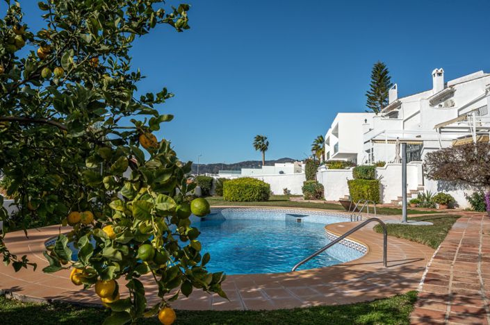 Image No.28-3 Bed Semi-Detached for sale