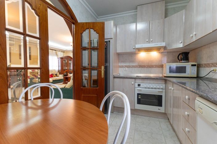 Image No.12-5 Bed Villa for sale