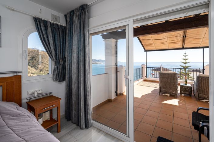 Image No.17-3 Bed Villa for sale