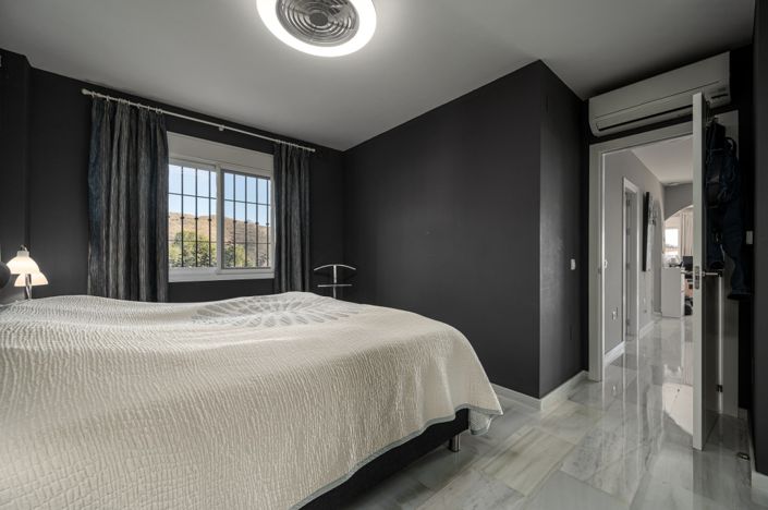 Image No.24-3 Bed Villa for sale