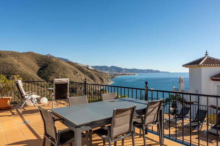 Image No.4-3 Bed Villa for sale