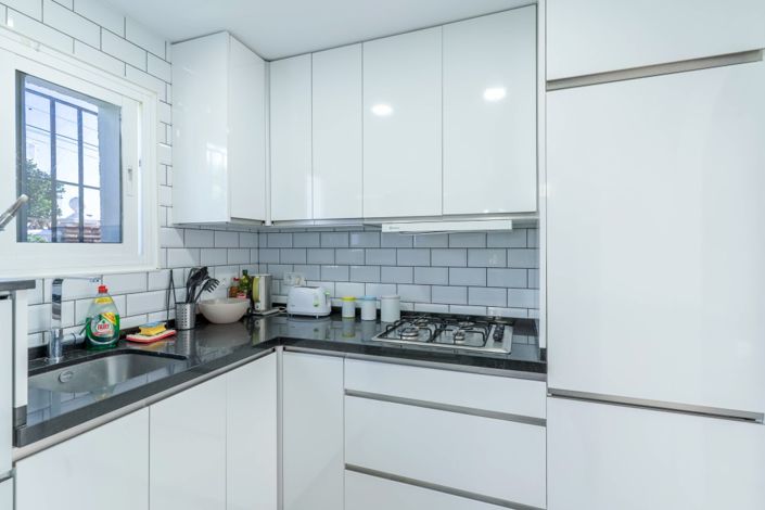 Image No.10-3 Bed Townhouse for sale