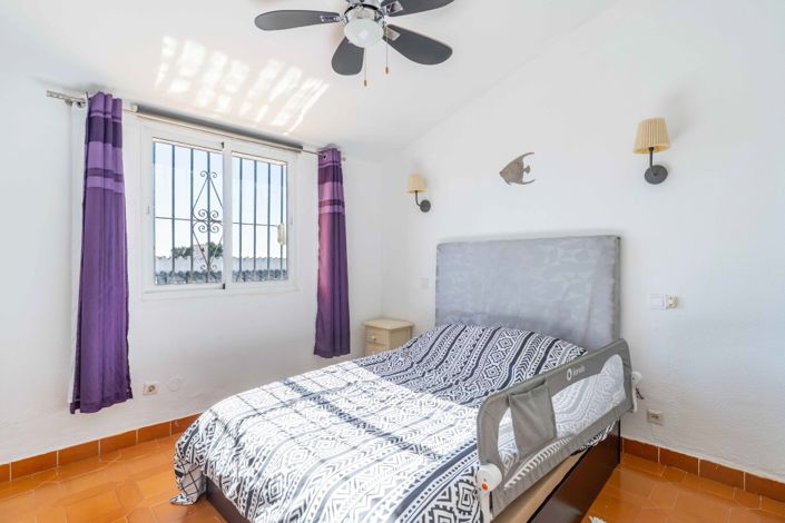 Image No.12-3 Bed Townhouse for sale