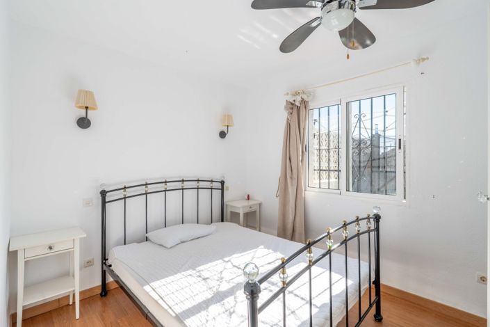 Image No.17-3 Bed Townhouse for sale