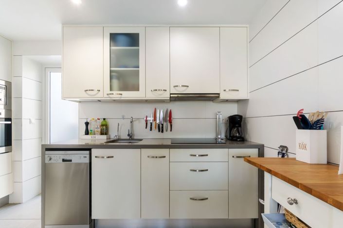 Image No.10-2 Bed Property for sale