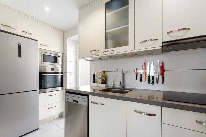 Image No.11-2 Bed Property for sale