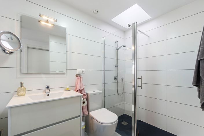 Image No.14-2 Bed Property for sale