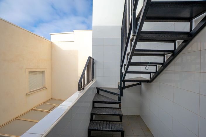 Image No.18-2 Bed Property for sale