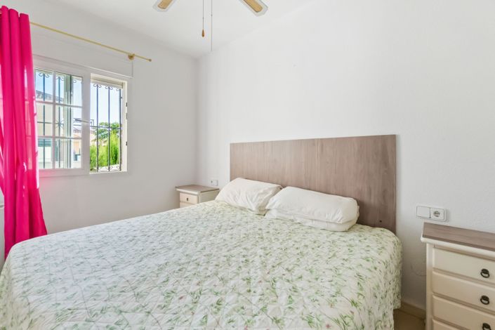 Image No.11-3 Bed Townhouse for sale