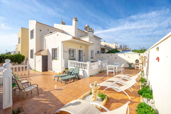 Image No.26-3 Bed Townhouse for sale