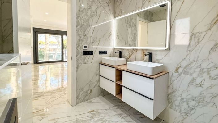 Image No.24-4 Bed Villa for sale