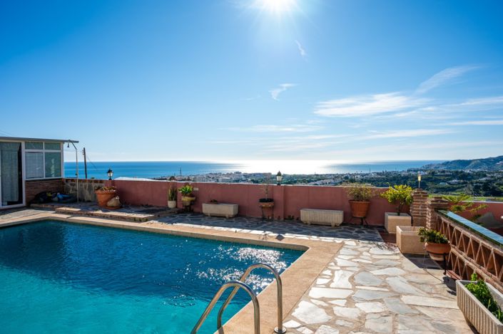 Image No.2-6 Bed Villa for sale