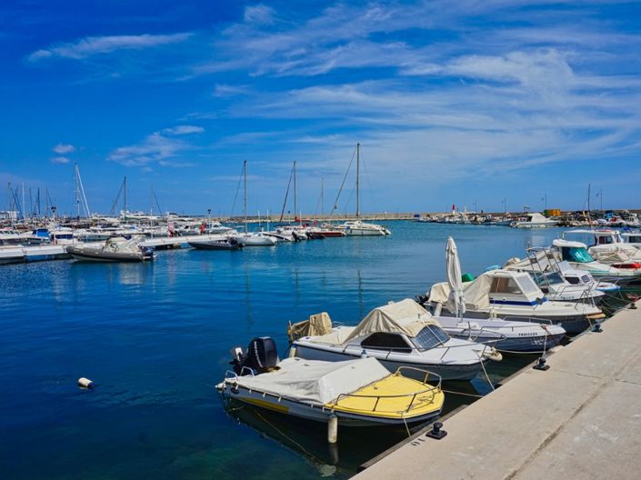 Image No.19-1 Bed Property for sale