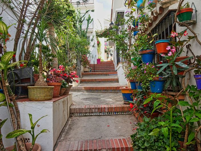 Image No.25-1 Bed Property for sale