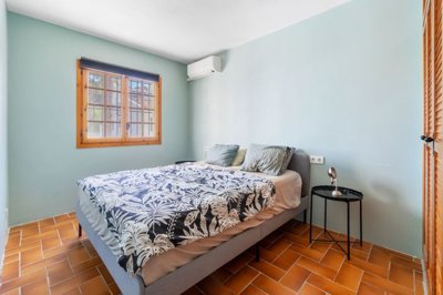 bzpaap120403015761024v0ec55