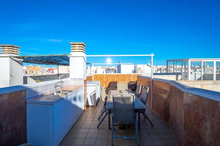 Image No.20-2 Bed Property for sale