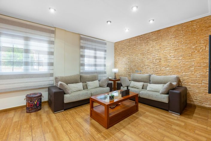 Image No.9-3 Bed Villa for sale