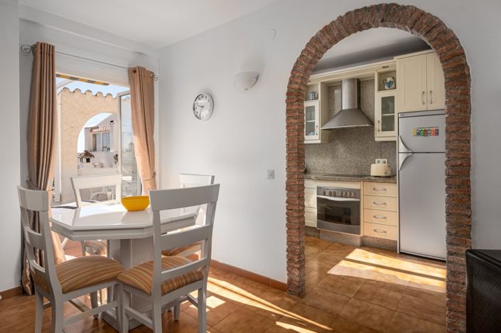 Image No.18-2 Bed Apartment for sale