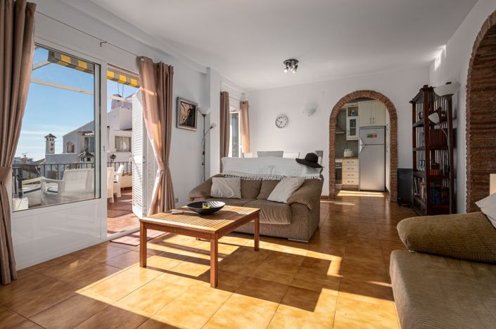 Image No.20-2 Bed Apartment for sale