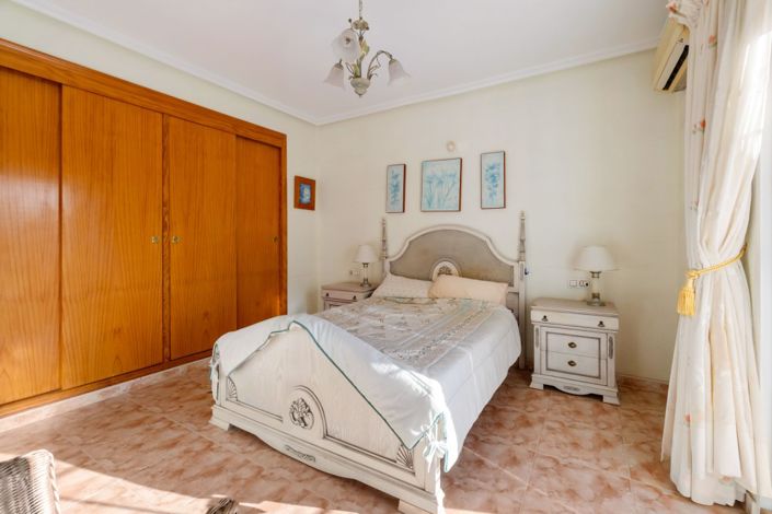 Image No.11-3 Bed Villa for sale