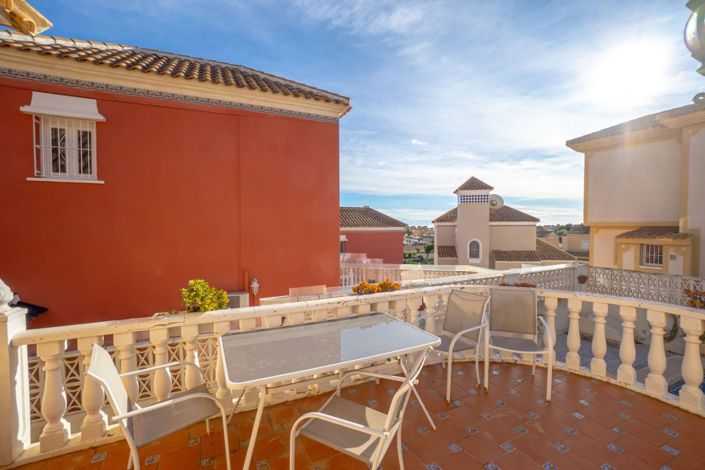 Image No.20-3 Bed Villa for sale