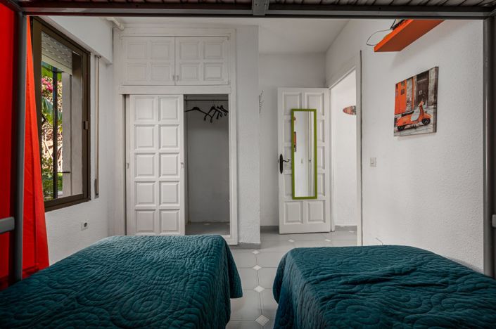 Image No.12-2 Bed Townhouse for sale