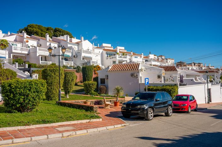 Image No.28-2 Bed Townhouse for sale