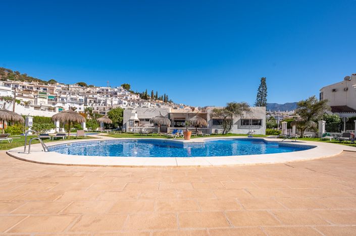 Image No.32-2 Bed Townhouse for sale