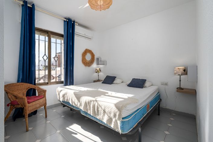 Image No.9-2 Bed Townhouse for sale