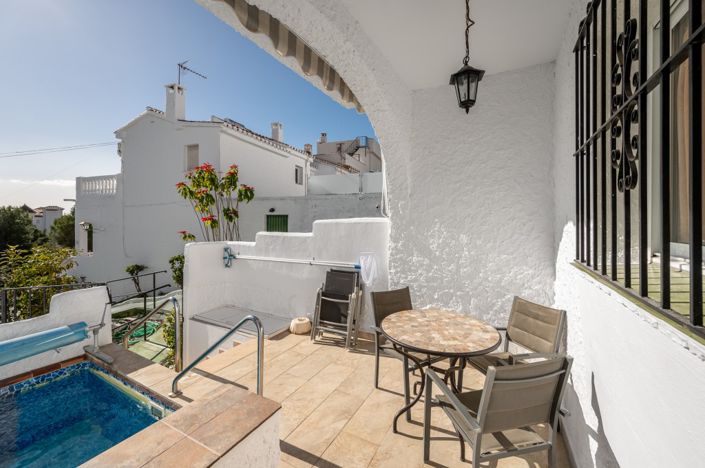 Image No.2-3 Bed Semi-Detached for sale