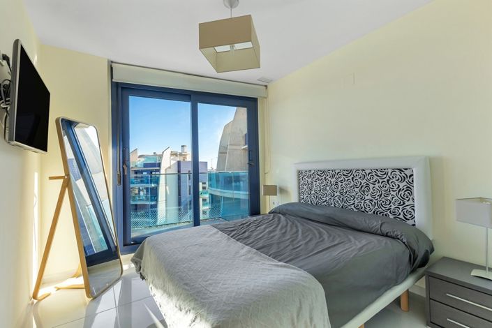 Image No.12-2 Bed Property for sale