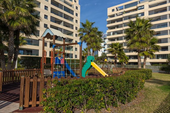 Image No.37-3 Bed Property for sale