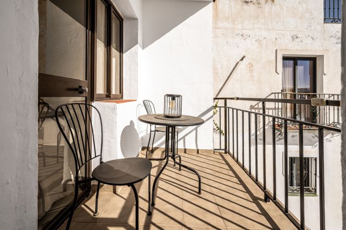 Image No.17-4 Bed Townhouse for sale