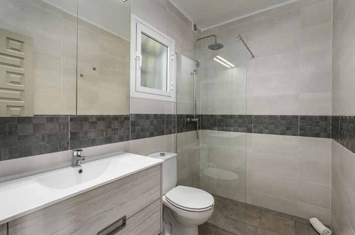 Image No.18-4 Bed Townhouse for sale