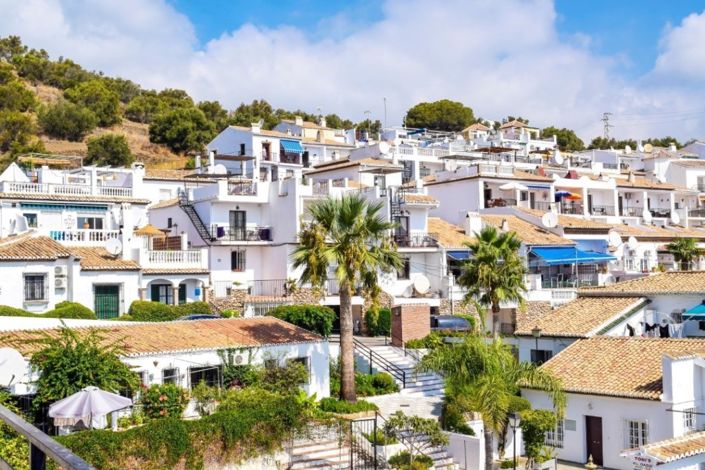 Image No.27-4 Bed Townhouse for sale