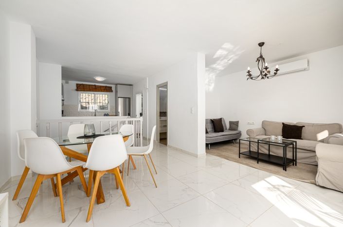 Image No.6-4 Bed Townhouse for sale