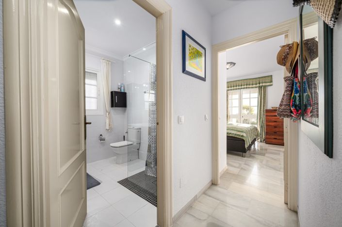 Image No.17-3 Bed Villa for sale