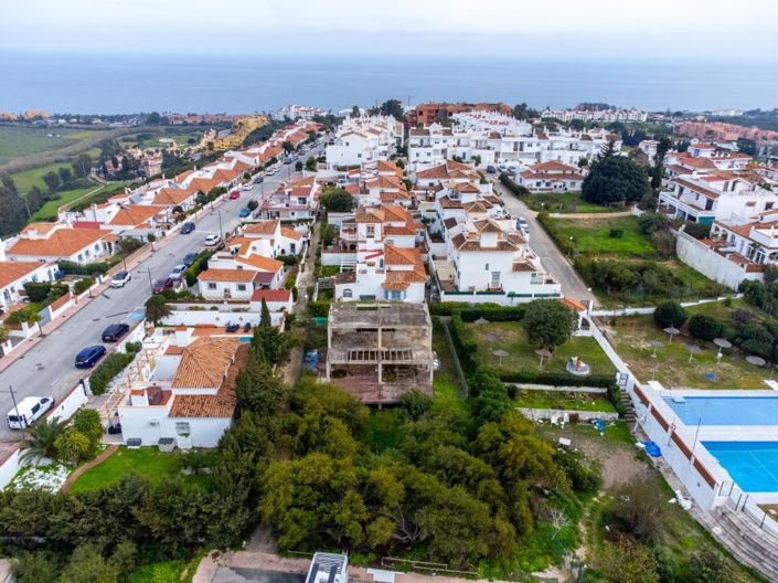 Image No.2-Villa de 4 chambres à vendre à Manilva