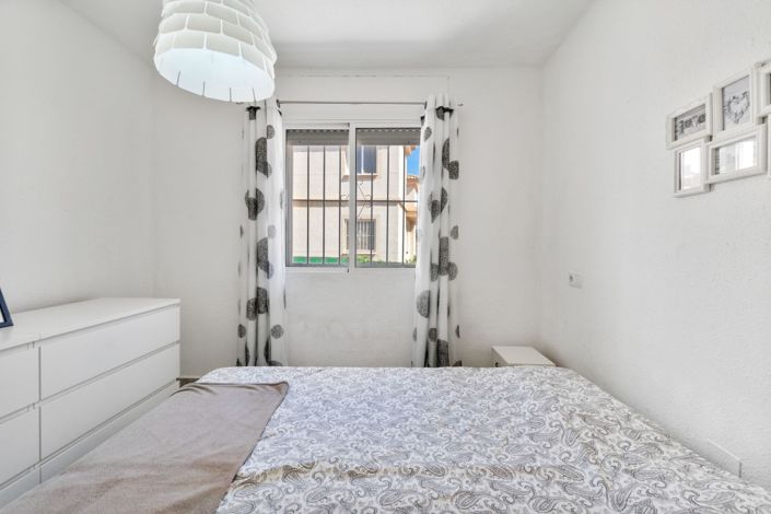 Image No.13-2 Bed Townhouse for sale