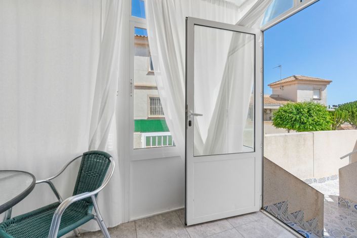 Image No.16-2 Bed Townhouse for sale