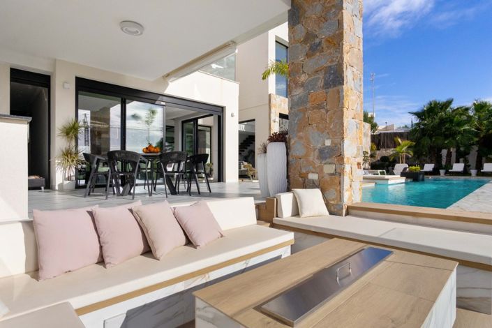 Image No.11-4 Bed Villa for sale