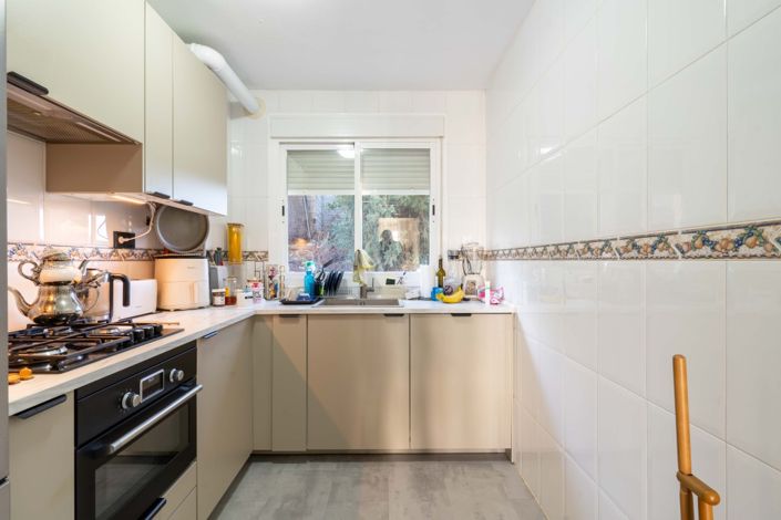 Image No.12-2 Bed Apartment for sale