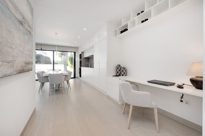 Image No.11-3 Bed Property for sale