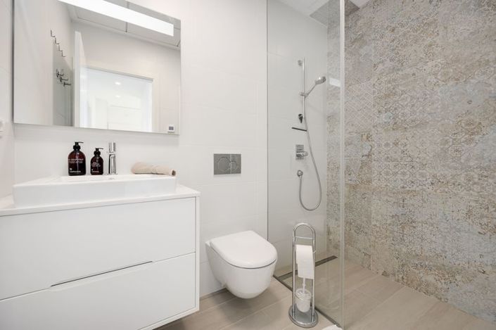 Image No.21-3 Bed Property for sale