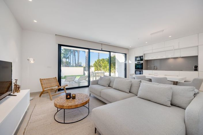 Image No.7-3 Bed Property for sale