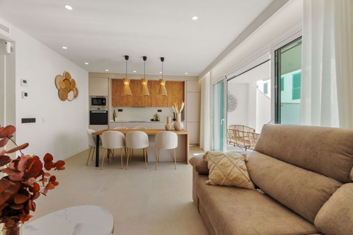 Image No.10-3 Bed Property for sale