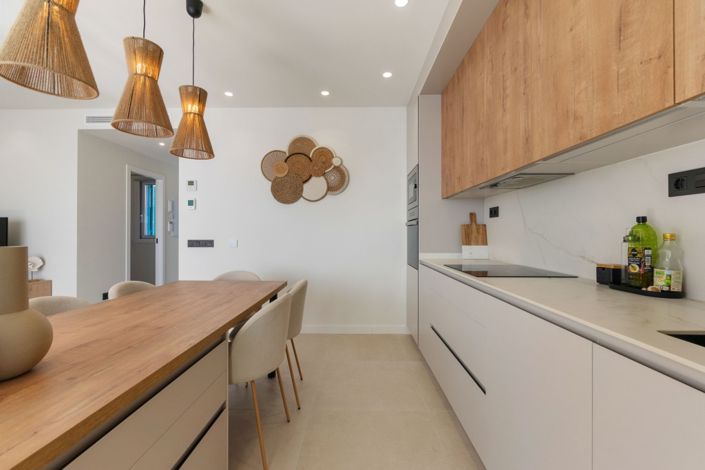 Image No.11-3 Bed Property for sale